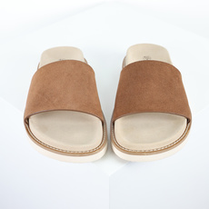 X1 版本 Brunello Cucinelli 绒面革 一字拖 栗色鞋面甄选进口牛反绒皮打造,深棕色绒 X1 版本 Brunello Cucinelli 绒面革 一字拖 栗色鞋面甄选进口牛反绒皮打造,深棕色绒