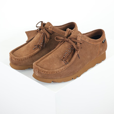 Clarks 其乐 Wallabee 休闲鞋 男款 棕色经典莫卡辛鞋头,传承百年的手工缝线工艺,鞋头饱满 Clarks 其乐 Wallabee 休闲鞋 男款 棕色经典莫卡辛鞋头,传承百年的手工缝线工艺,鞋头饱满
