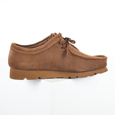 Clarks 其乐 Wallabee 休闲鞋 男款 棕色经典莫卡辛鞋头,传承百年的手工缝线工艺,鞋头饱满 Clarks 其乐 Wallabee 休闲鞋 男款 棕色经典莫卡辛鞋头,传承百年的手工缝线工艺,鞋头饱满