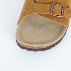 Birkenstock Zurich 勃肯 一字拖鞋 驼棕色全新勃肯半拖 舒适又时髦 潮人必备单品 正确 Birkenstock Zurich 勃肯 一字拖鞋 驼棕色全新勃肯半拖 舒适又时髦 潮人必备单品 正确