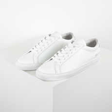 Common Projects Achilles Low 扁头小白鞋 经典小白鞋 为了此款鞋子做到极致 已经报废几双原鞋 Common Projects Achilles Low 扁头小白鞋 经典小白鞋 为了此款鞋子做到极致 已经报废几双原鞋