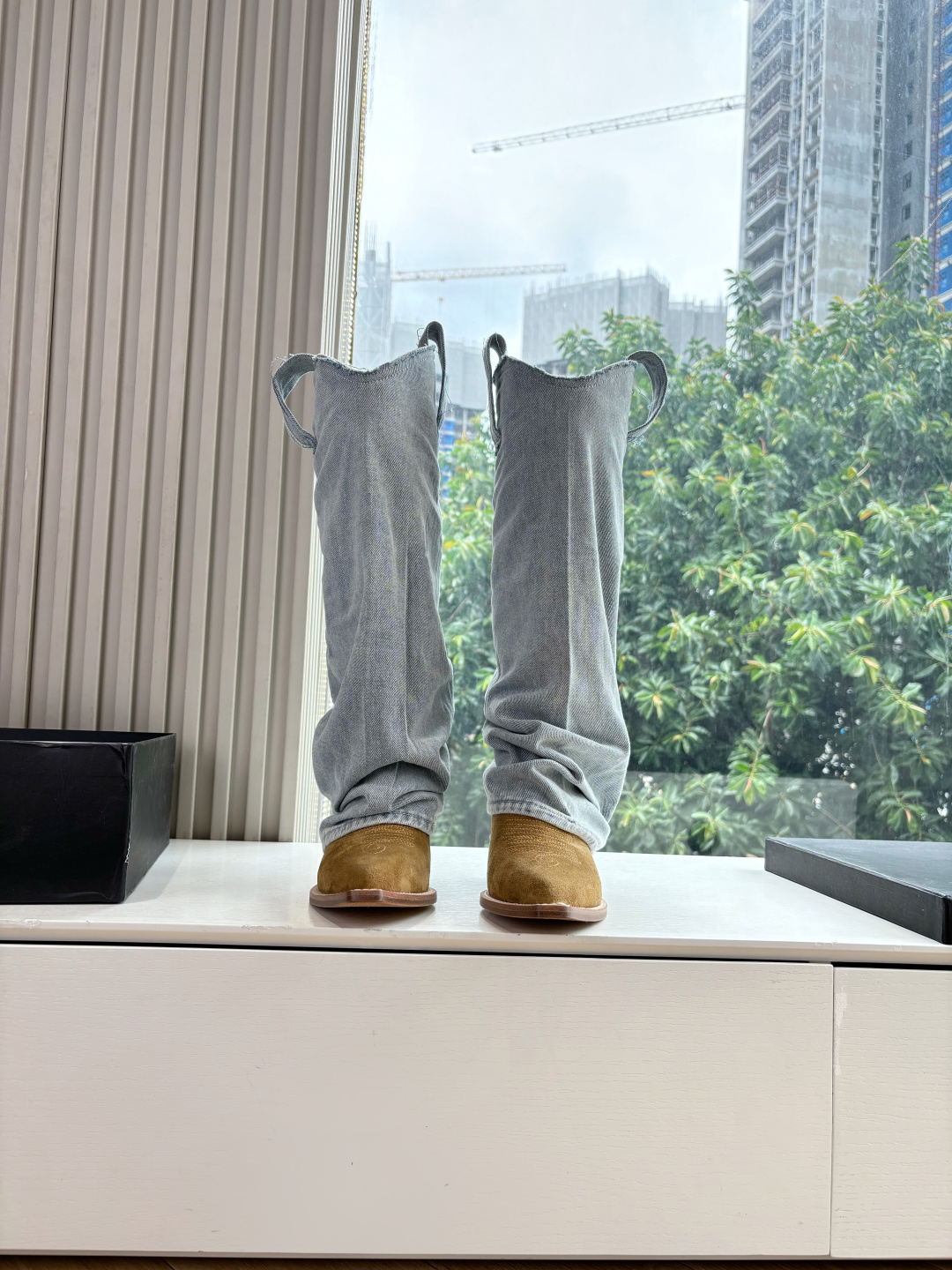 NO:441461,R132025 autumn and winter new style pile boots are coming A brand with punk rock as its core and aesthetics pile boots are beautiful in a new height, showing thin legs without losing laziness, coolness, coolness and stylish cowhide fabric original denim/cowhide inner lining, soles imported from Italy, size 35-39# (40#41 customized, no return or exchange), boots, boots, cowhide, Leather soles19860909R132025秋冬新款堆堆靴美靴来临一个以朋克摇滚为内核和审美的品牌堆堆靴美出新高度显腿细又不失慵懒酷感酷飒有型对版牛皮 面料原版牛仔/牛皮 内里牛皮内里 鞋底意大利进口真皮大底 码数35-39#（40#41订做不退换）,靴子,boots,cowhide,Leather soles,Women's Shoes