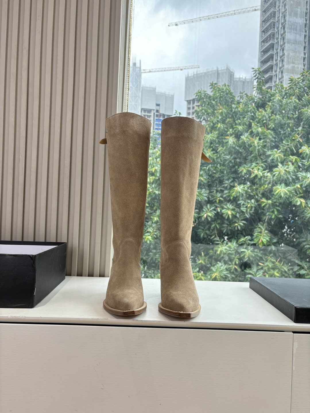 NO:441454,R132025 autumn and winter new style pile boots are coming A brand with punk rock as its core and aesthetics pile boots are beautiful in a new height, showing thin legs without losing laziness, coolness, coolness and stylish cowhide fabric, high mercerized Yangjing fabric, inner lining, cowhide, inner lining, imported Italian leather soles, size 35-39# (40#41 custom made without return), boots, boots, cowhide, sheep, Leather soles19860909R132025秋冬新款堆堆靴美靴来临一个以朋克摇滚为内核和审美的品牌堆堆靴美出新高度显腿细又不失慵懒酷感酷飒有型对版牛皮 面料高丝光羊京面料 内里牛皮内里 鞋底意大利进口真皮大底 码数35-39#（40#41订做不退换）,靴子,boots,cowhide,sheep,Leather soles,Women's Shoes