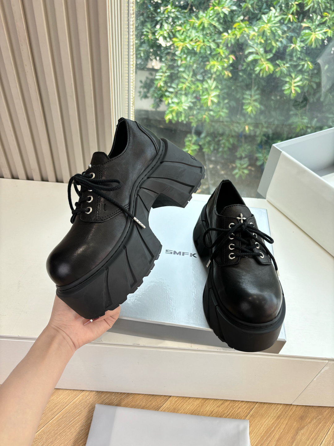 SMFK 2025 Top Edition G261: Stylish Footwear with Super-Net-Based Red-Hot Owner - 图片 5