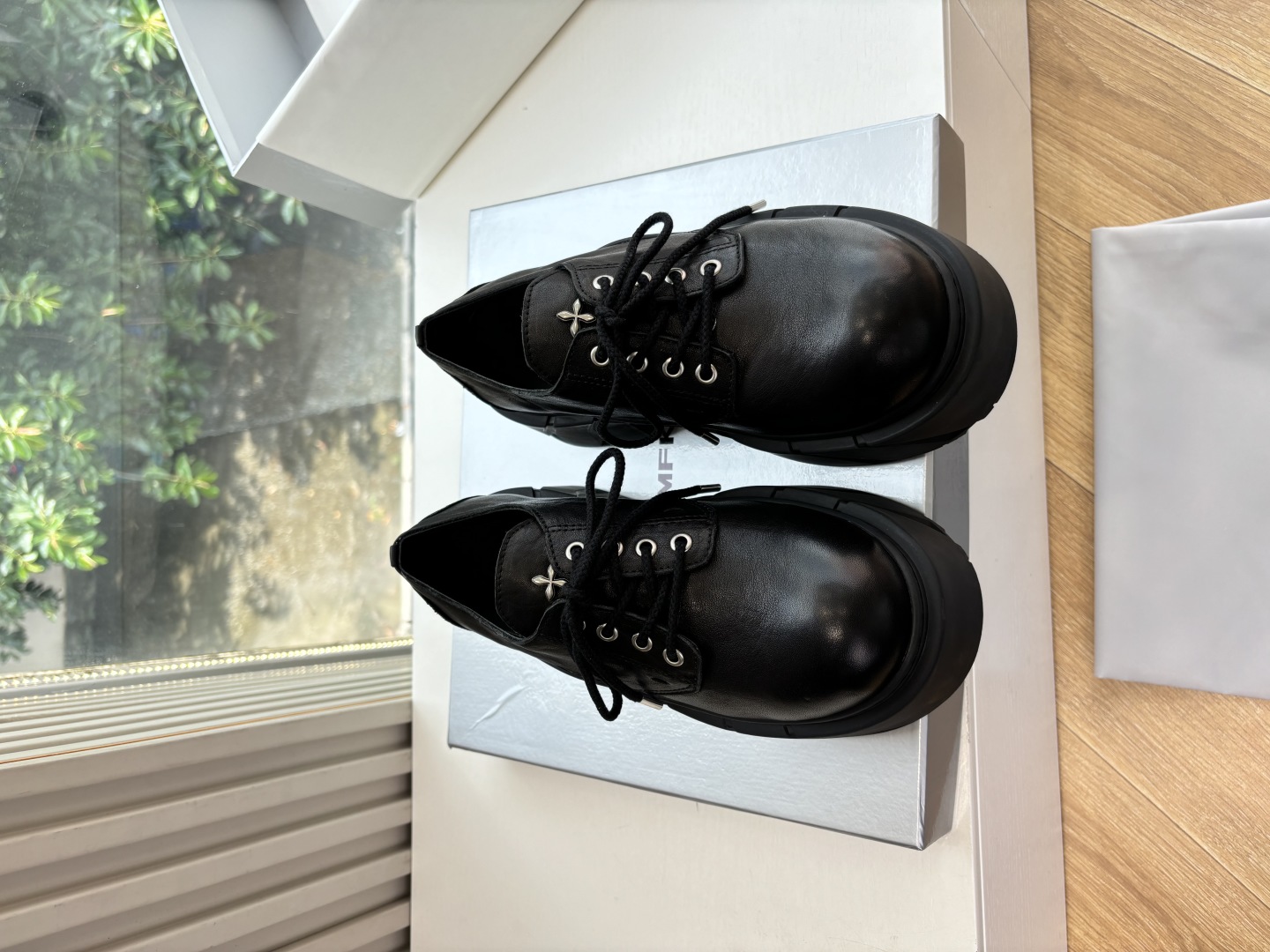 SMFK 2025 Top Edition G261: Stylish Footwear with Super-Net-Based Red-Hot Owner - 图片 4