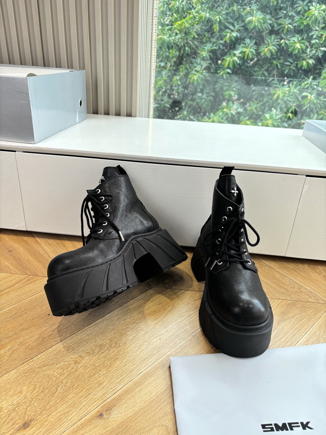 Fashionable Single Wears SMFK’s Oxin Sneakers with Original Soles (35-39#) - 图片 5