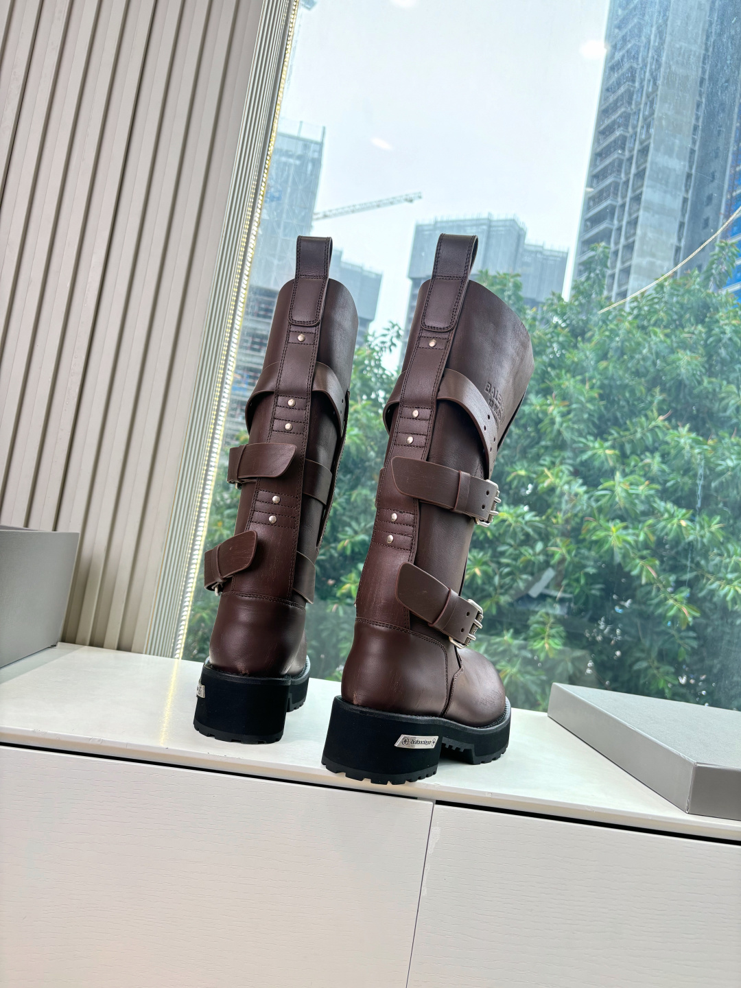 对版女码代购级别Balenciaga巴黎世家25FW毒液Venom情侣款高筒靴 中筒靴 请认准高版本 这款靴子在设计上 对版女码代购级别Balenciaga巴黎世家25FW毒液Venom情侣款高筒靴 中筒靴 请认准高版本 这款靴子在设计上