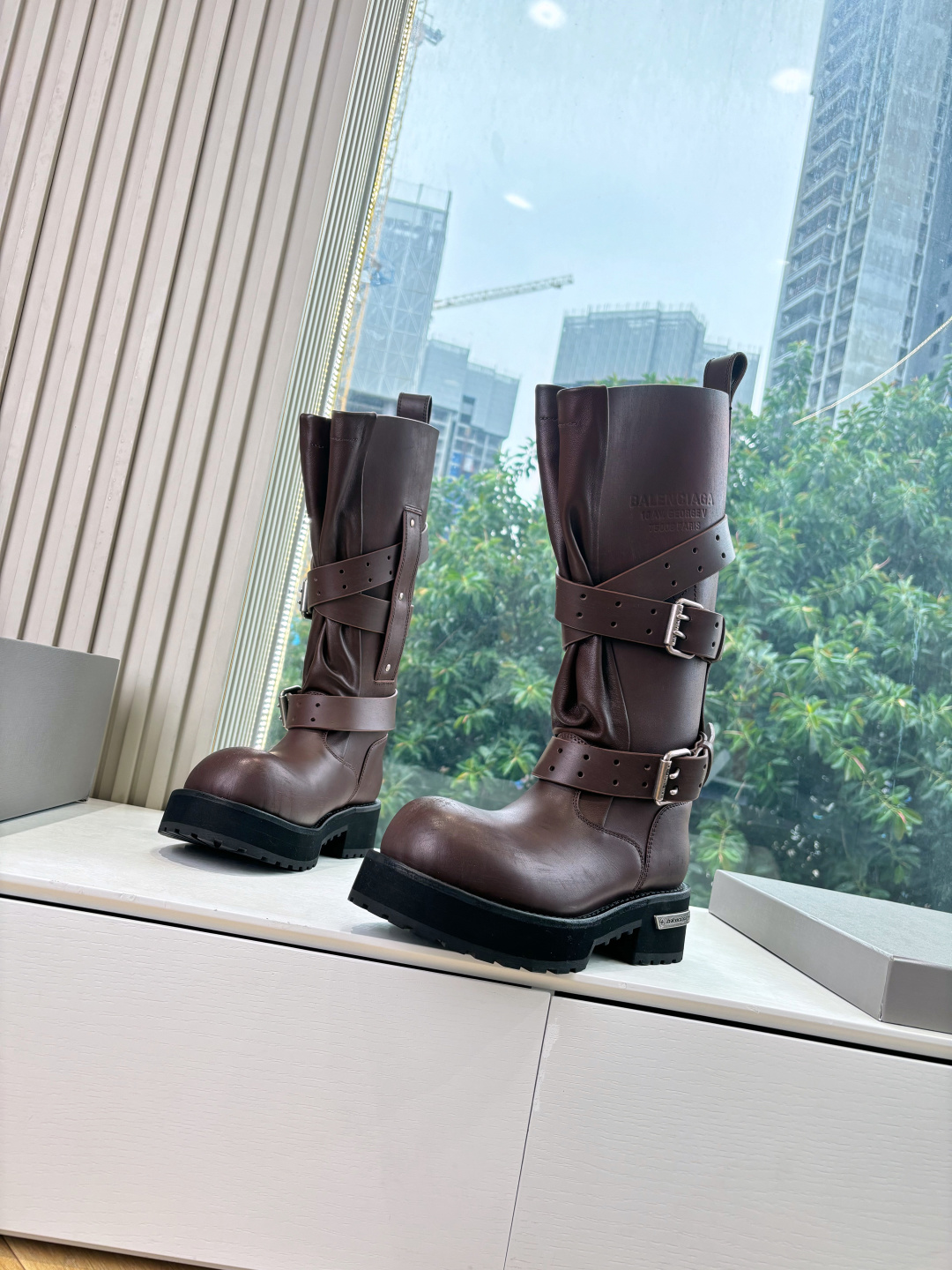 对版女码代购级别Balenciaga巴黎世家25FW毒液Venom情侣款高筒靴 中筒靴 请认准高版本 这款靴子在设计上 对版女码代购级别Balenciaga巴黎世家25FW毒液Venom情侣款高筒靴 中筒靴 请认准高版本 这款靴子在设计上