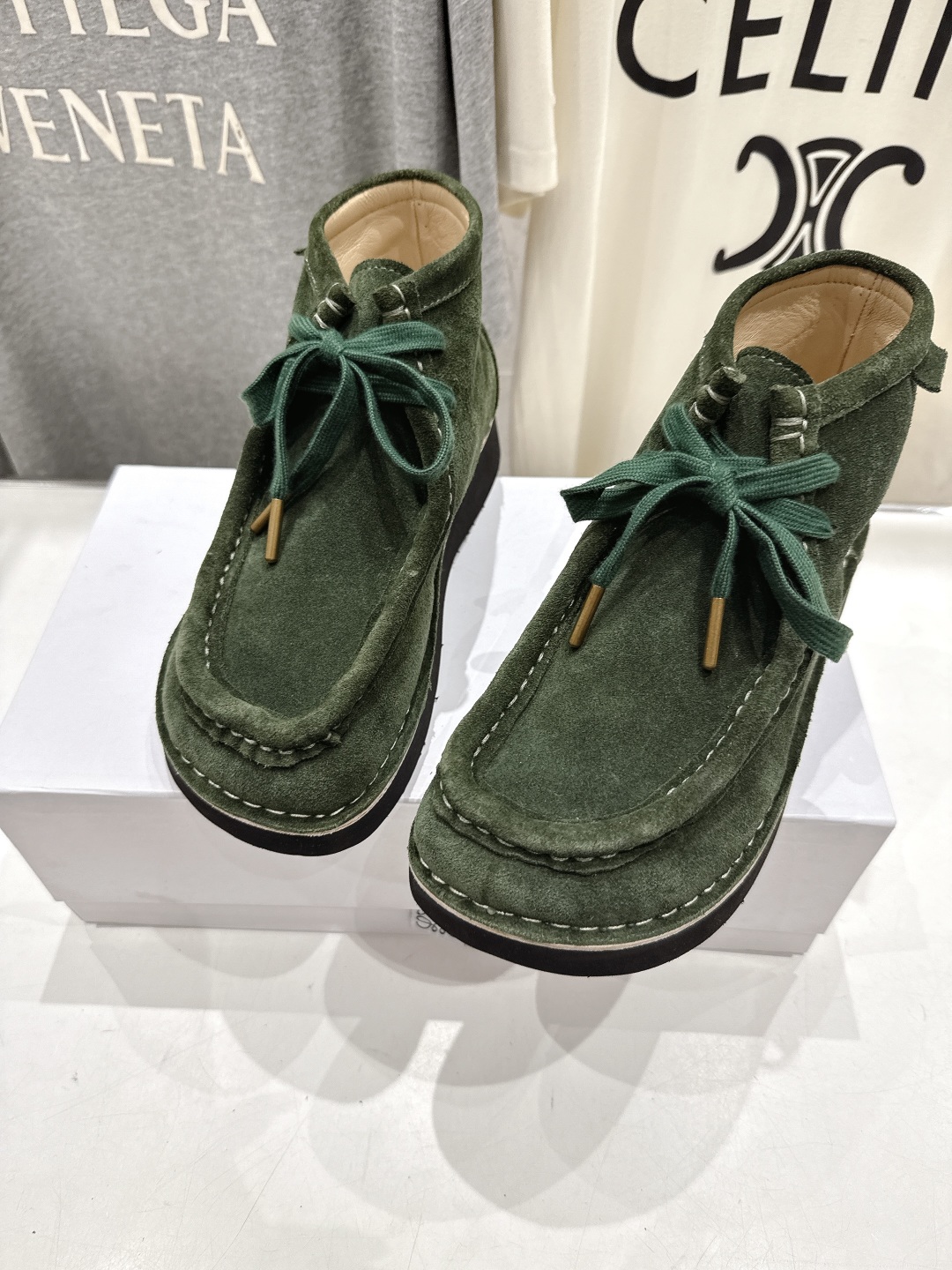 高版本出厂 高帮 男码+10
  LOEWE/罗意威 25ss秋冬新款明星同款绑带高帮复古英伦风休闲鞋乐