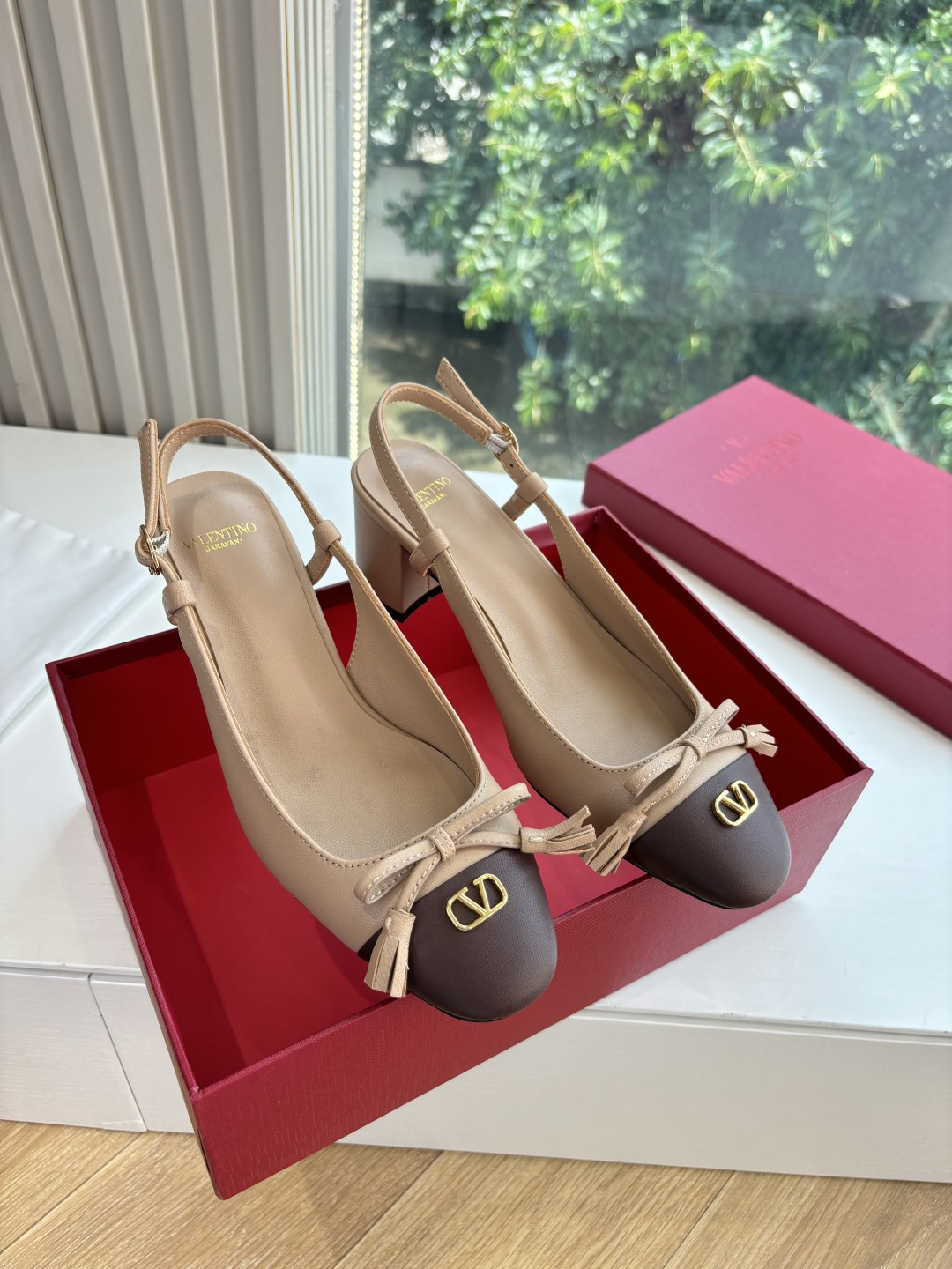 Valentino Classic 2025 Springs: Cozy Layout, Comfortable Sheepskin Shoes, Customizable Sizes