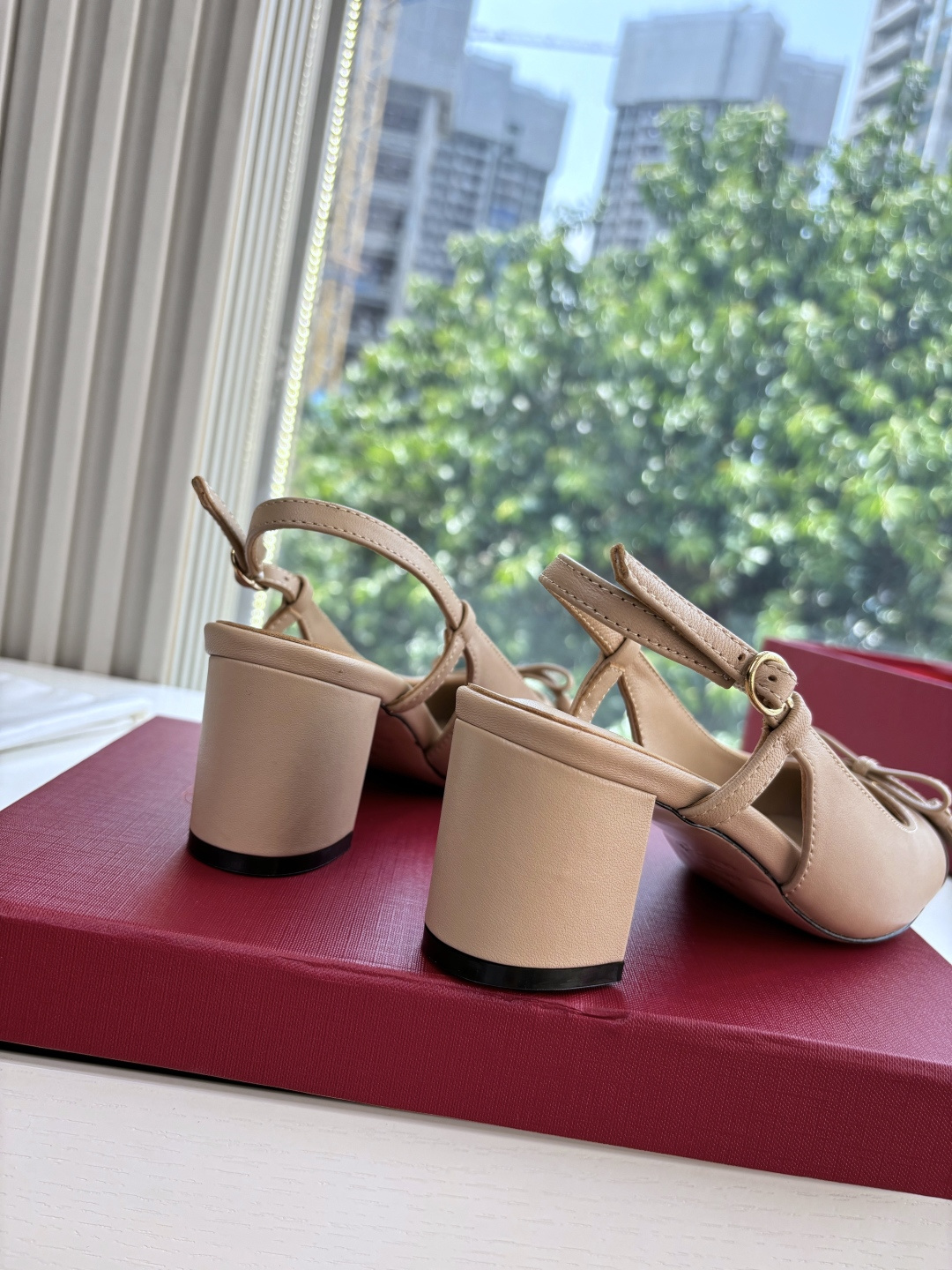 Valentino Classic 2025 Springs: Cozy Layout, Comfortable Sheepskin Shoes, Customizable Sizes - 图片 9