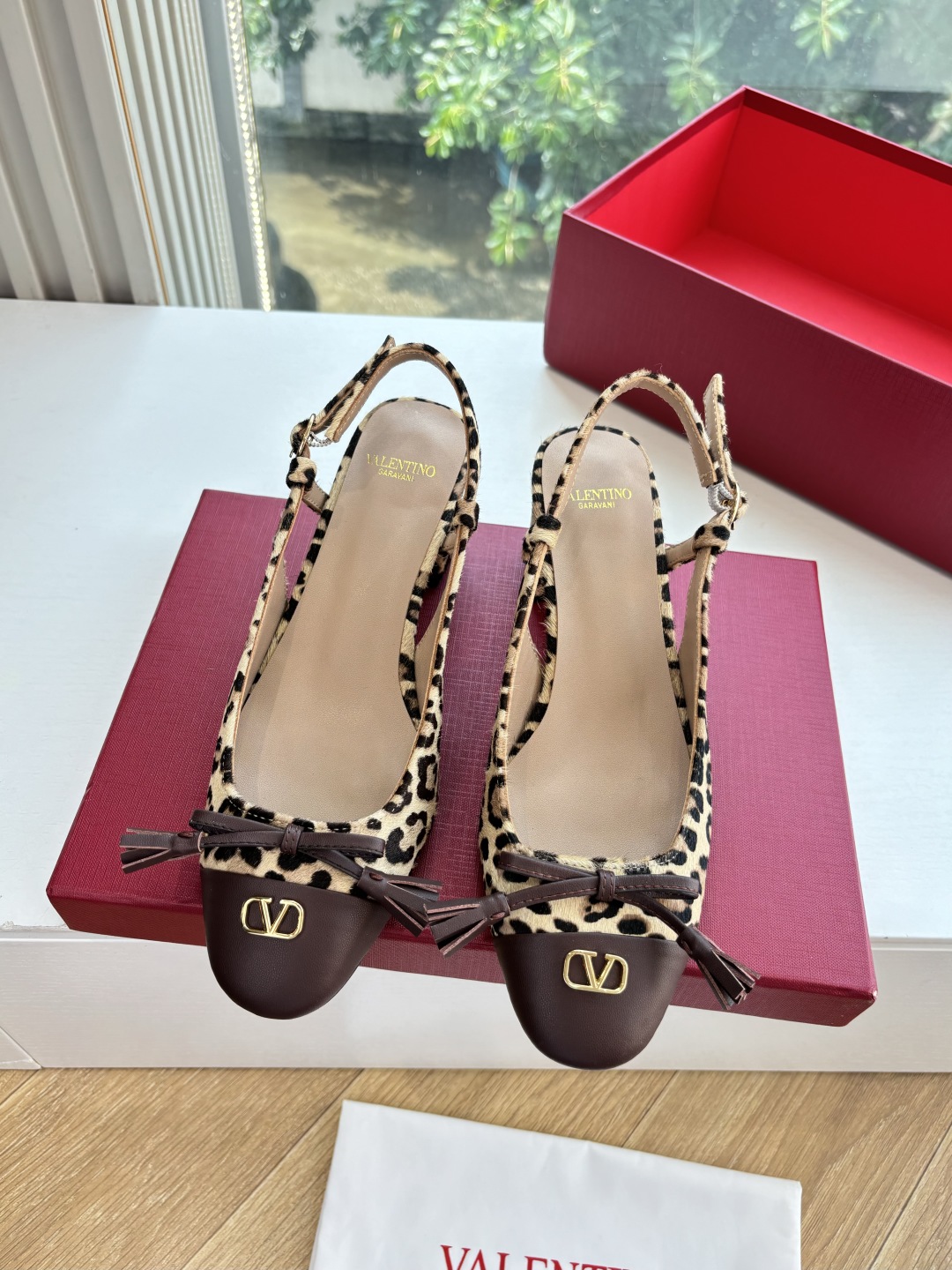 Valentino Classic 2025 Springs Shoes: Cozy Layout, Comfortable Sheepskin, Real Sole, Customizable Sizes. - 图片 4