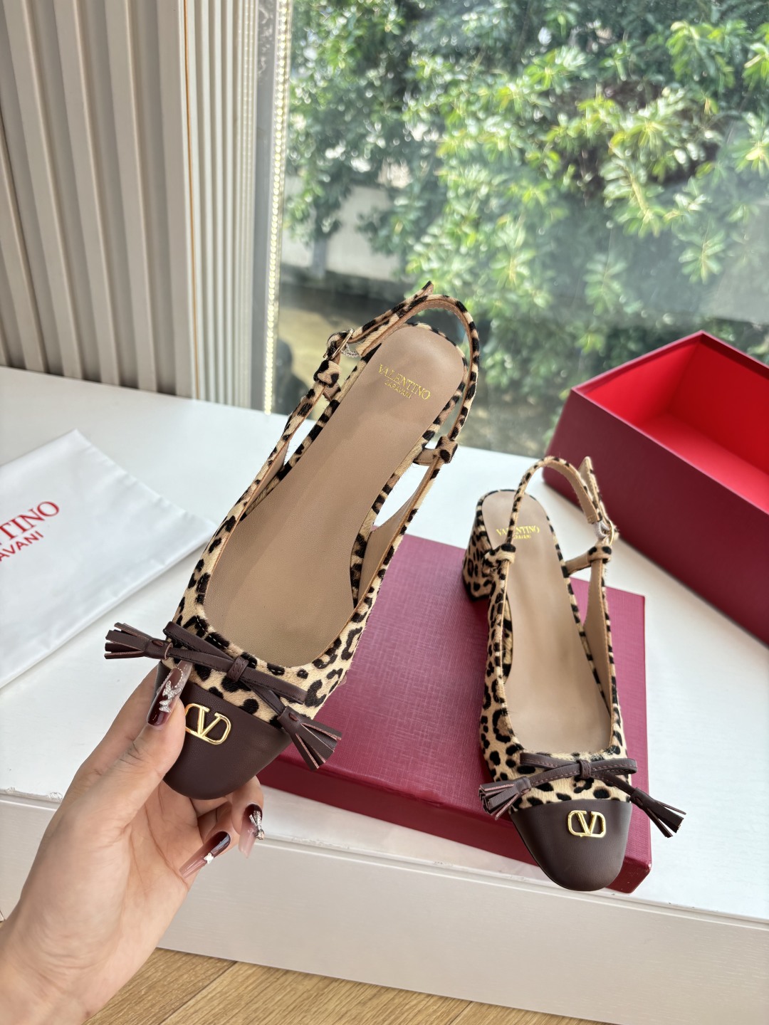 Valentino Classic 2025 Springs Shoes: Cozy Layout, Comfortable Sheepskin, Real Sole, Customizable Sizes. - 图片 5