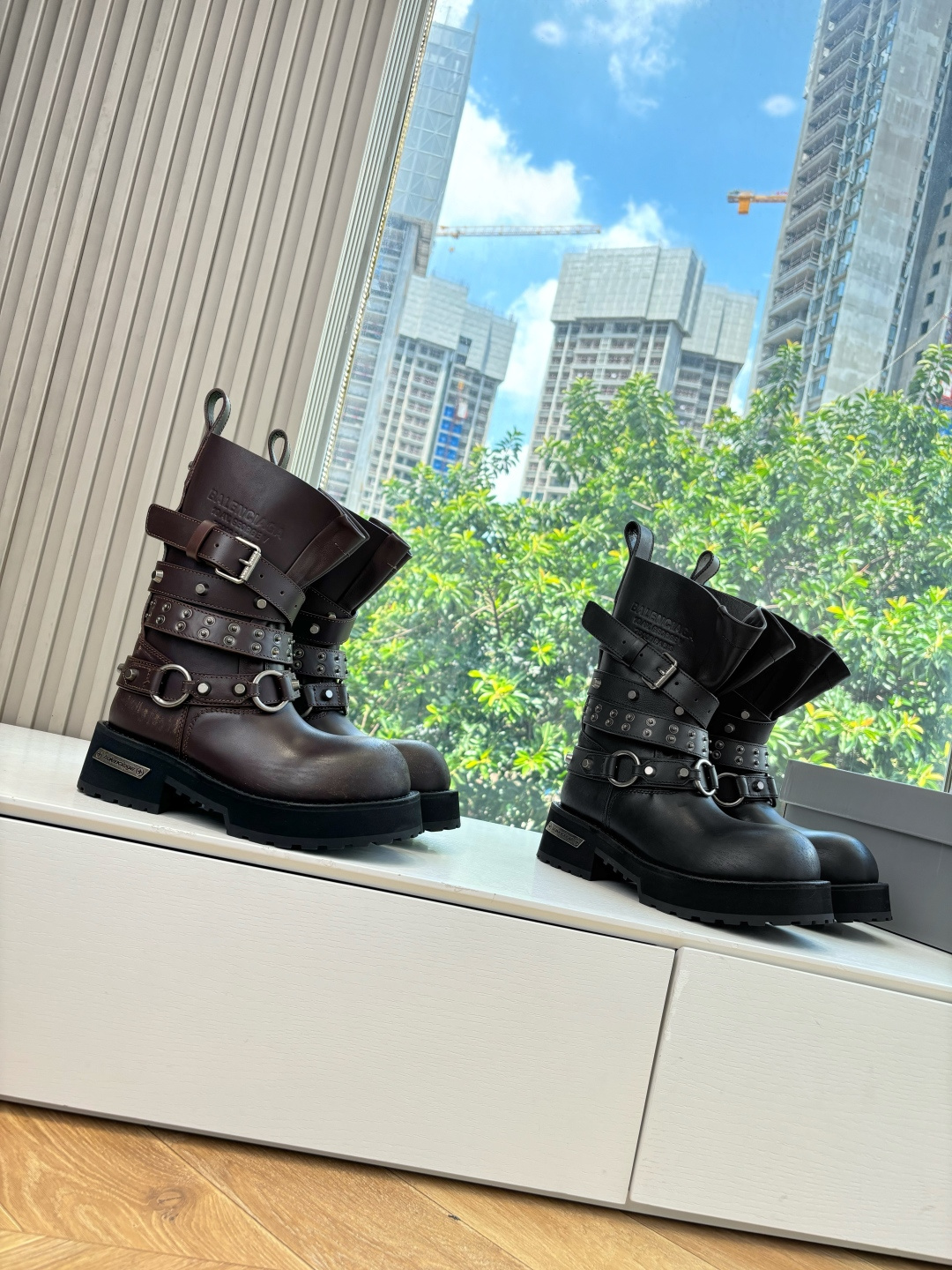 G06代购级别Balenciaga巴黎世家25FW毒液Venom情侣款高筒靴 中筒靴 请认准高版本 这款靴子在设计上独 G06代购级别Balenciaga巴黎世家25FW毒液Venom情侣款高筒靴 中筒靴 请认准高版本 这款靴子在设计上独