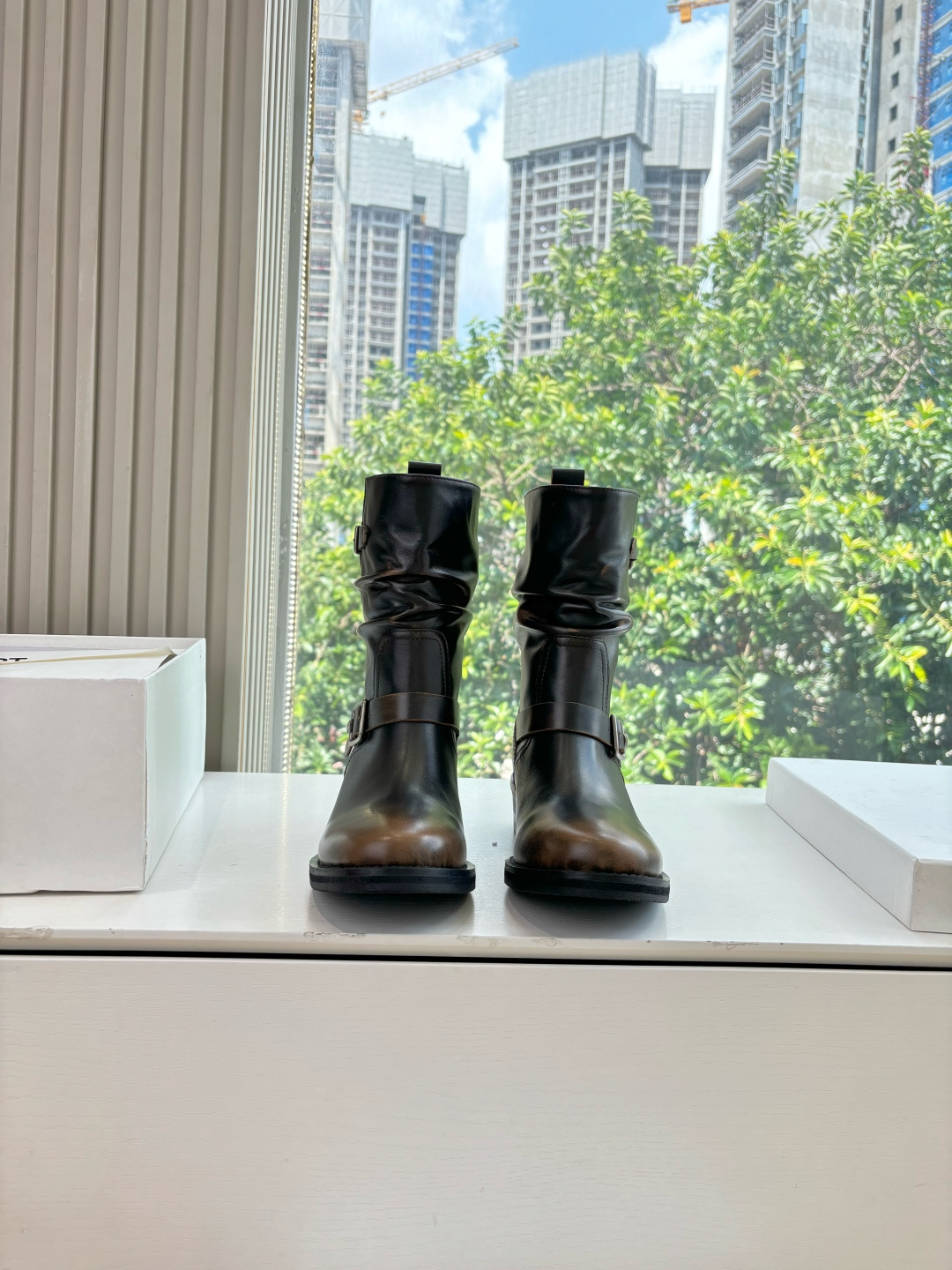 NO:486041,G213 WYSIWYG ICEDUST Autumn and Winter New ICEDUST Boots are called the best looking Boots this year. It is not overdone, retro and versatile, lazy and simple version of cowhide fabric, sheepskin inner original large sole size 35-39 (4041 can be customized without return), boots, boots, cowhide, sheepskin19860909G213所见即所得ICEDUST秋冬新款堆堆靴称之为今年最好看的堆堆靴,毫不过分,复古百搭,慵懒简约对版牛皮 面料,羊皮内里 原版大底 码数35-39（4041可订做不退换）,靴子,boots,cowhide,sheepskin,Women's Shoes