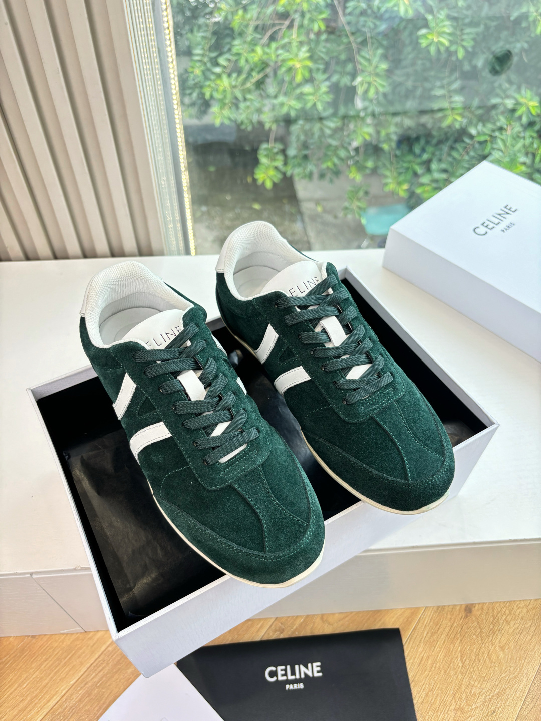 NO:491116,WYSIWYG G039 Purchase Level CELINE CELINE RUNNER CR-03 Sneakers tongue and back top are decorated with CELINE logo sports shoes side gravure CR-03 words imprinted on the back top and side of the shoe CELINE logo thick-soled bread shoes 2025 spring and summer new women Arc de Triomphe logo lace-up 356853 simple and comfortable, clean and neat, increasing height and making legs thin. Whether it is single or paired with wide-leg pants, high street and retro, let's make CELINE girls. The upper is original cowhide, inner lining original, outsole original 11 sizes 35-40 (40.41 customization, no return or replacement), casual shoes/sports, celine, celine, sneakers, cowhide19860909所见即所得G039代购级别CELINE思琳赛琳CELINE RUNNER CR-03运动鞋鞋舌和鞋后帮饰有CELINE标志运动鞋侧面凹印CR-03字样 鞋后帮和侧面压印CELINE标志厚底面包鞋2025春夏新款女凯旋门徽标系带356853简单舒服,干净利落,增高显腿细,无论是单穿还是搭配阔腿裤,高街又复古一起来做CELINE女孩 鞋面原版牛皮 内里原版内里 大底原版11 码数35-40（40.41定制不退不换）,休闲鞋/运动鞋,celine,celine,sneakers,cowhide,Women's Shoes