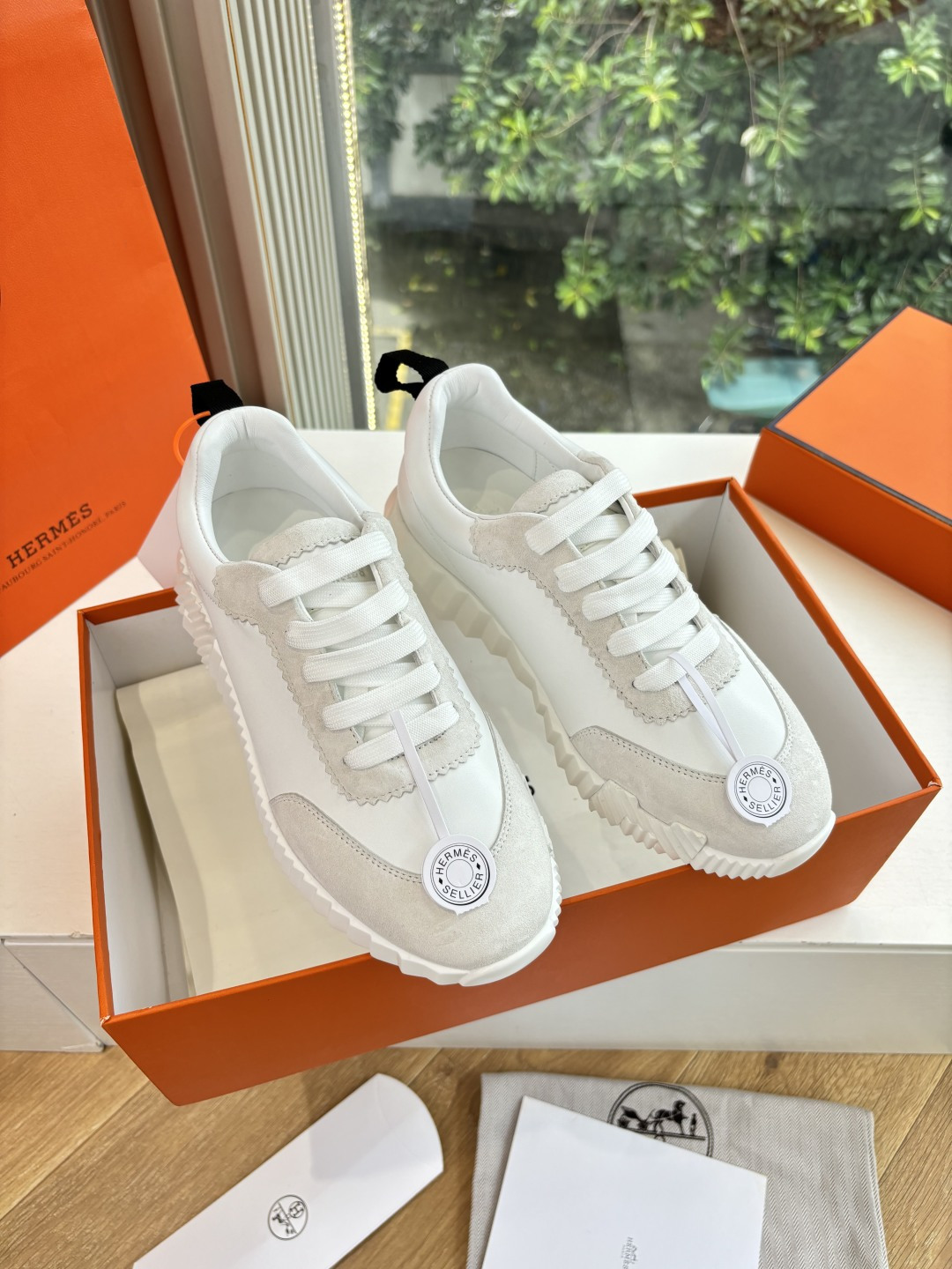 NO:491148,The airplane box box 15G909 counter version Hermes bouncing sneakers men's real shots are the most worth buying Hermes men's sneakers legendary shoes that you want to buy even if you don't match the goods. Fashion, comfortable and versatile. Although the price is rising, the price is really not expensive. The new color schemes are very good. There are many other colors, and there are not so many choices, but they are also very good, especially with couples' feeling. Fabric customization pair cowhide inner lining original inner sole exclusive original mold-sucking sole size 35-46 (46 customization without return or replacement, 39-42 orders indicate men and women), casual shoes/sports shoes, hermes, sneakers, cowhide19860909现货供应飞机盒盒15G909专柜版爱马仕 bouncing运动鞋男款实拍最值得的入手的爱马仕男款运动鞋传说中不配货也要买的鞋潮流 时尚 舒适 百搭 虽然涨价 但价格真不贵新出的配色都很好看 还有很多其他配色,选择没有那么多不过也是很好看,尤其搭配情侣款感感 面料定制对版牛皮 内里原版内里 鞋底独家原版吸模大底 尺码35-46(46定制不退不换,39-42下单注明男女）,休闲鞋/运动鞋,hermes,sneakers,cowhide,Women's Shoes