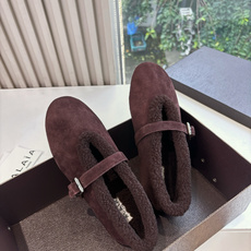 所见即所得G002代购级别原版购入法国一线奢侈品牌ALAIA 阿莱亚秋冬天真的要来咯!羊羔绒鞋~ Alaia奶呼呼的秋冬 所见即所得G002代购级别原版购入法国一线奢侈品牌ALAIA 阿莱亚秋冬天真的要来咯!羊羔绒鞋~ Alaia奶呼呼的秋冬
