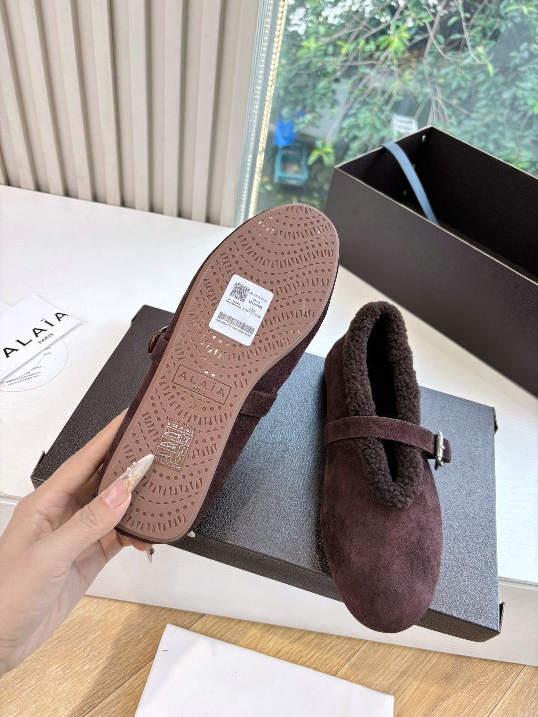 所见即所得G002代购级别原版购入法国一线奢侈品牌ALAIA 阿莱亚秋冬天真的要来咯!羊羔绒鞋~ Alaia奶呼呼的秋冬 所见即所得G002代购级别原版购入法国一线奢侈品牌ALAIA 阿莱亚秋冬天真的要来咯!羊羔绒鞋~ Alaia奶呼呼的秋冬