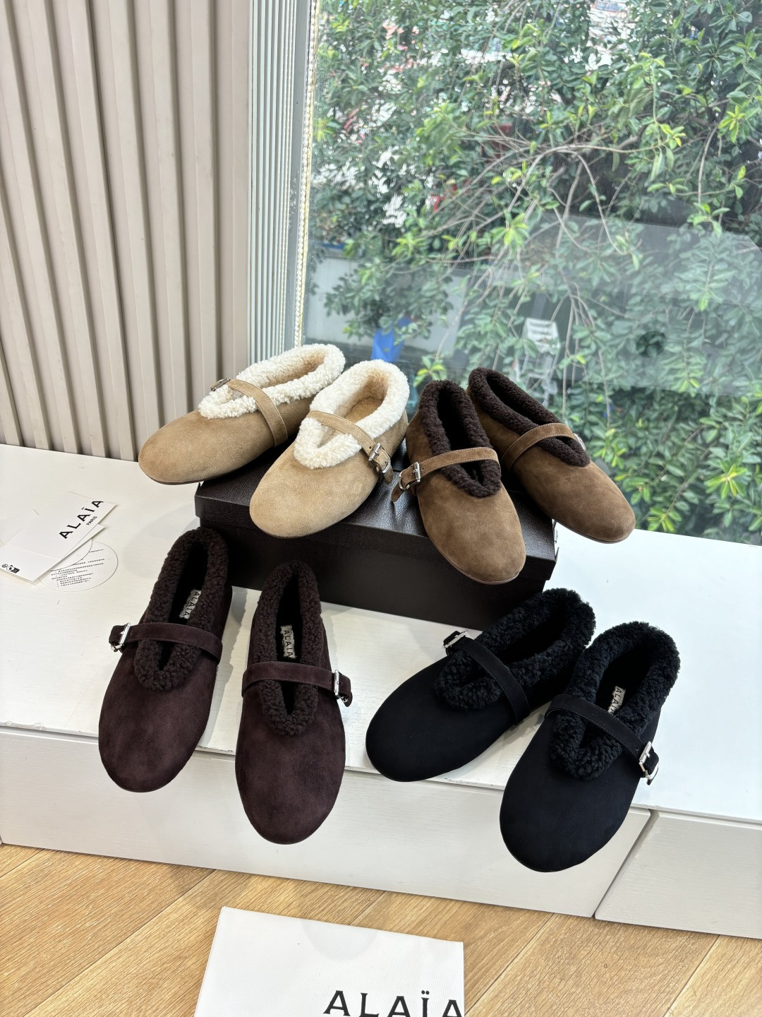 所见即所得G002代购级别原版购入法国一线奢侈品牌ALAIA 阿莱亚秋冬天真的要来咯！羊羔绒鞋～ Alaia奶呼呼的秋冬