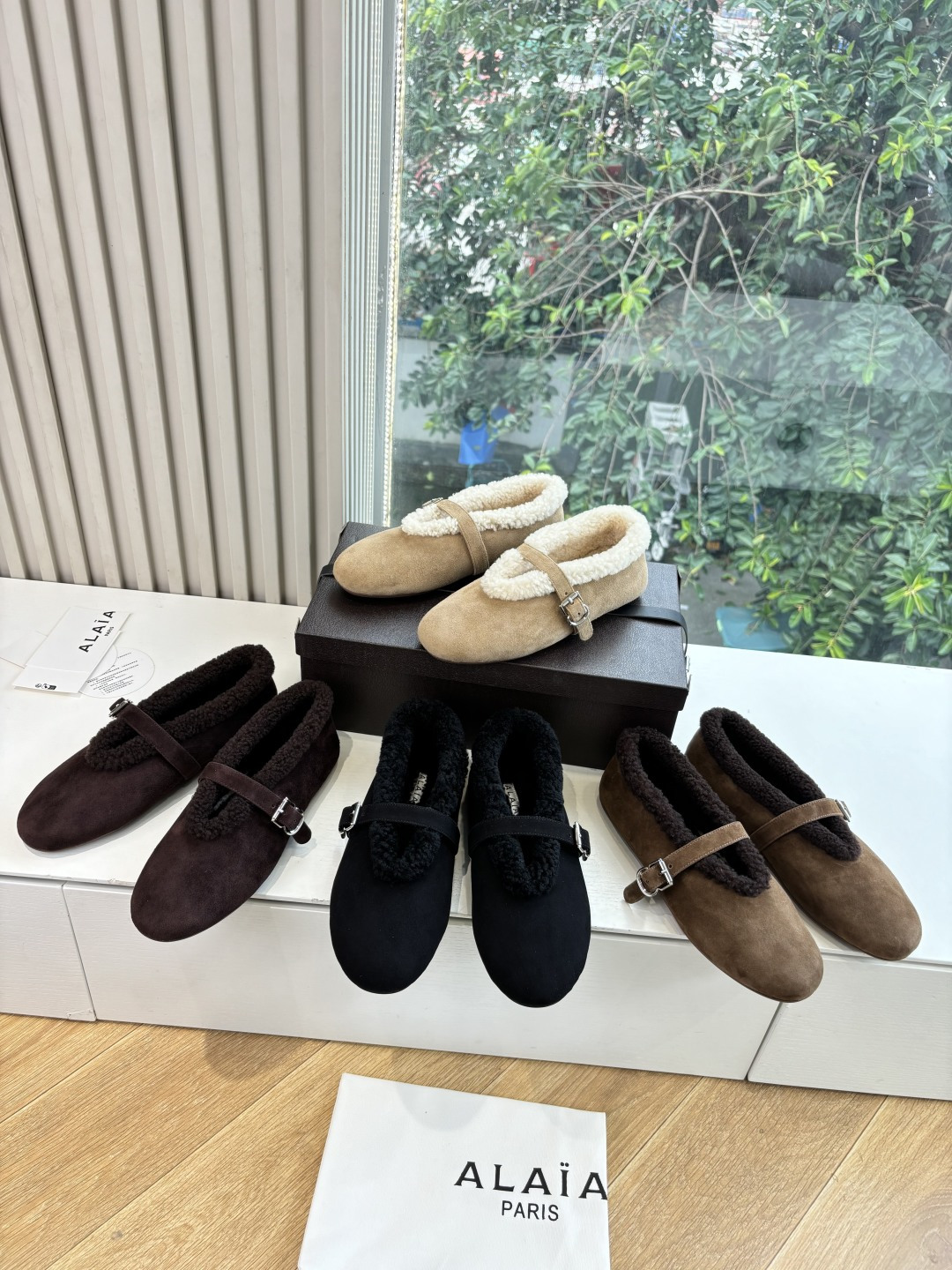 所见即所得G002代购级别原版购入法国一线奢侈品牌ALAIA 阿莱亚秋冬天真的要来咯！羊羔绒鞋～ Alaia奶呼呼的秋冬
