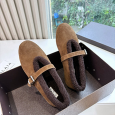 所见即所得G002代购级别原版购入法国一线奢侈品牌ALAIA 阿莱亚秋冬天真的要来咯!羊羔绒鞋~ Alaia奶呼呼的秋冬 所见即所得G002代购级别原版购入法国一线奢侈品牌ALAIA 阿莱亚秋冬天真的要来咯!羊羔绒鞋~ Alaia奶呼呼的秋冬