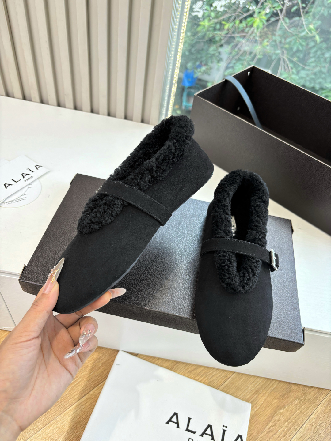 所见即所得G002代购级别原版购入法国一线奢侈品牌ALAIA 阿莱亚秋冬天真的要来咯!羊羔绒鞋~ Alaia奶呼呼的秋冬 所见即所得G002代购级别原版购入法国一线奢侈品牌ALAIA 阿莱亚秋冬天真的要来咯!羊羔绒鞋~ Alaia奶呼呼的秋冬