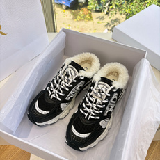 代购级别所即所得G0133C'est Dior 迪奥 25春夏全新休闲运动鞋‘以牛皮革和网眼织物制作,轻盈透气。侧边的C 代购级别所即所得G0133C'est Dior 迪奥 25春夏全新休闲运动鞋‘以牛皮革和网眼织物制作,轻盈透气。侧边的C