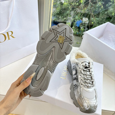 代购级别所即所得G0133C'est Dior 迪奥 25春夏全新休闲运动鞋‘以牛皮革和网眼织物制作,轻盈透气。侧边的C 代购级别所即所得G0133C'est Dior 迪奥 25春夏全新休闲运动鞋‘以牛皮革和网眼织物制作,轻盈透气。侧边的C