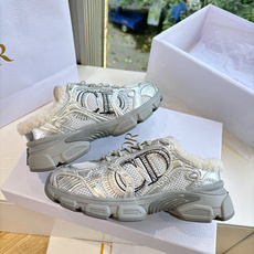 代购级别所即所得G0133C'est Dior 迪奥 25春夏全新休闲运动鞋‘以牛皮革和网眼织物制作,轻盈透气。侧边的C 代购级别所即所得G0133C'est Dior 迪奥 25春夏全新休闲运动鞋‘以牛皮革和网眼织物制作,轻盈透气。侧边的C