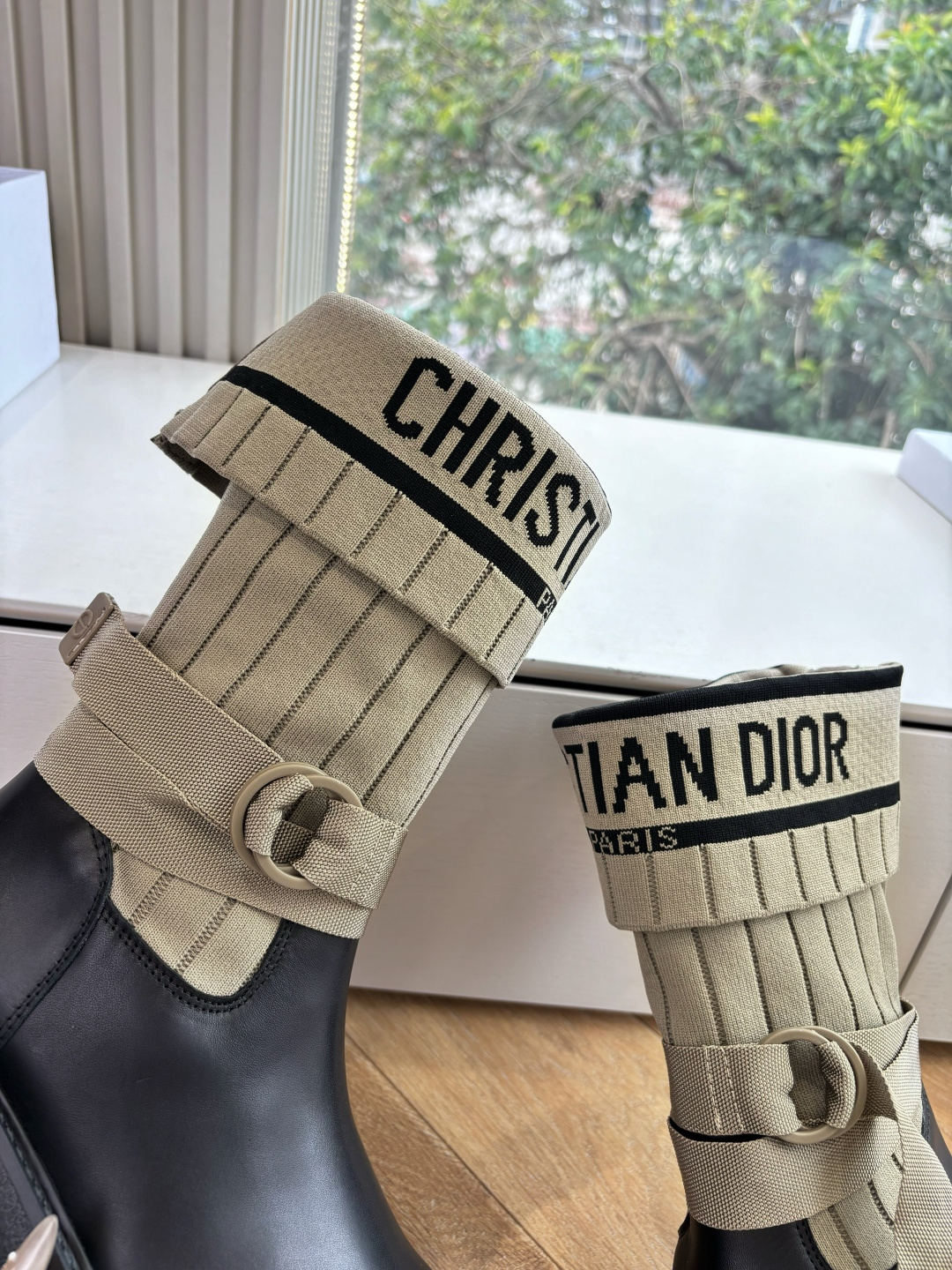 G133Miss Dior 迪奥 CD 秋冬长靴 Miss Dior 迪奥 CD秋冬最新色高定海报款D-Major电绣拼