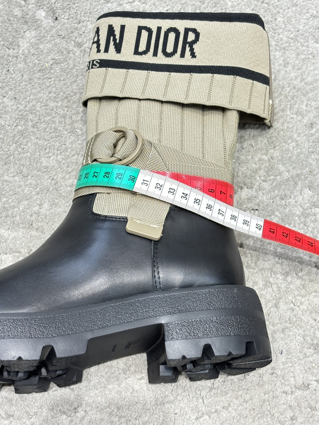 G133Miss Dior 迪奥 CD 秋冬长靴 Miss Dior 迪奥 CD秋冬最新色高定海报款D-Major电绣拼