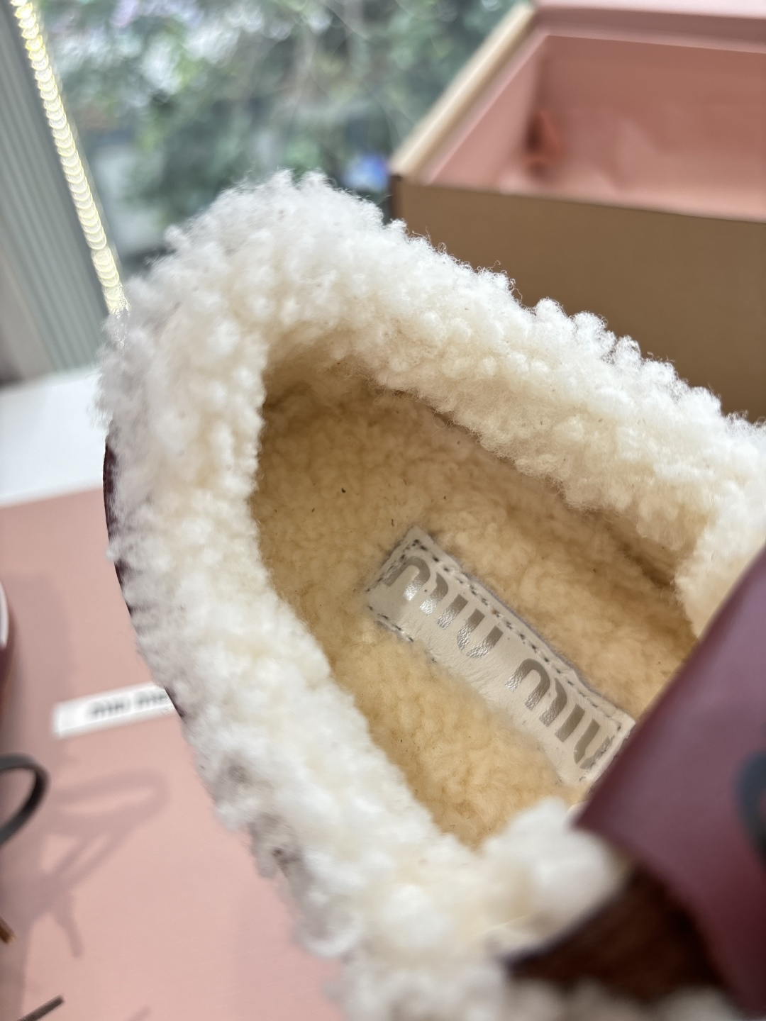带飞机盒G086所见即所得顶级品质羊毛内里miumiu25秋冬新款厚底羊毛小白鞋简约造型，超轻原版开模鞋底，脚感妥妥满分