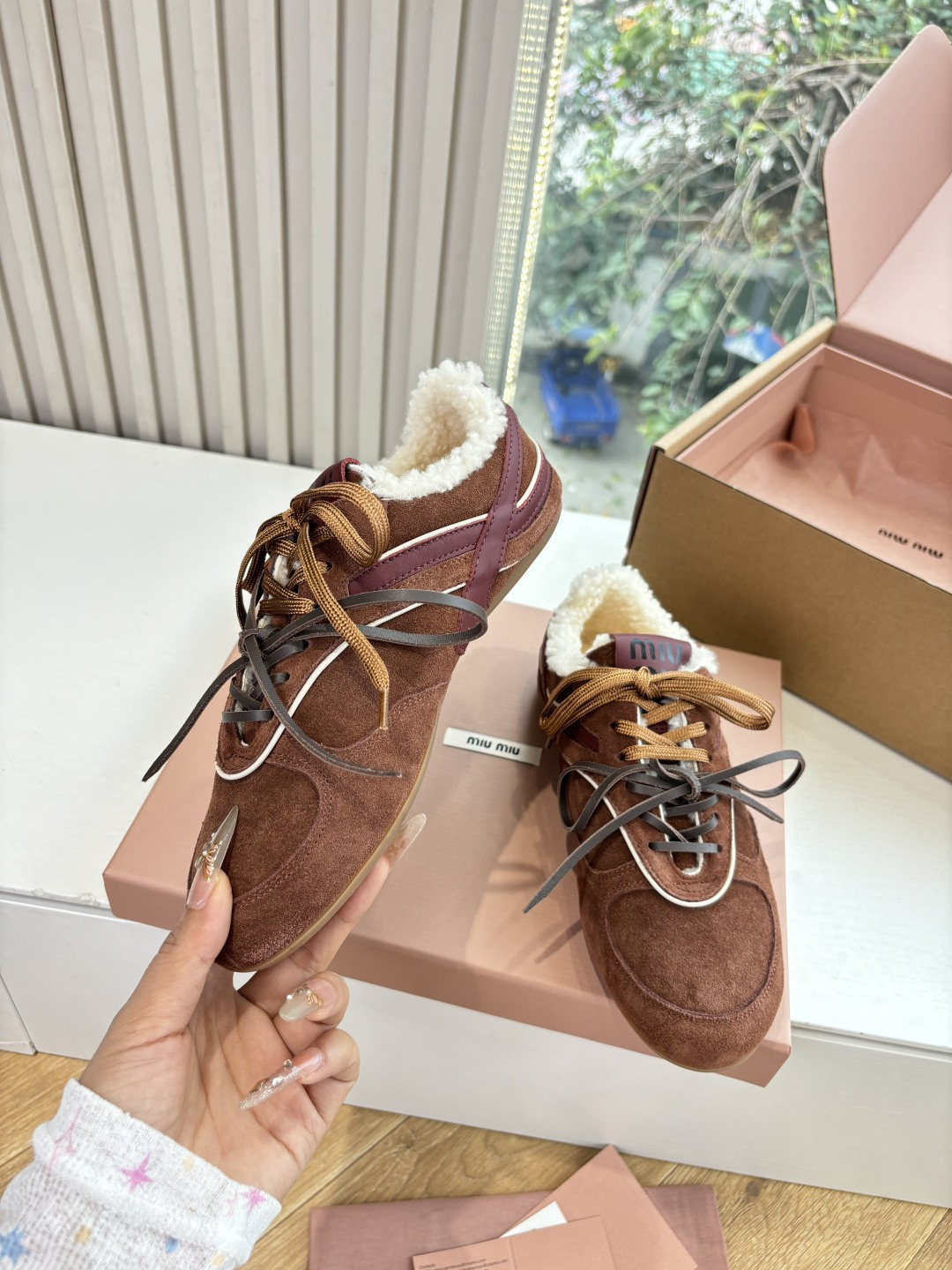 带飞机盒G086所见即所得顶级品质羊毛内里miumiu25秋冬新款厚底羊毛小白鞋简约造型，超轻原版开模鞋底，脚感妥妥满分