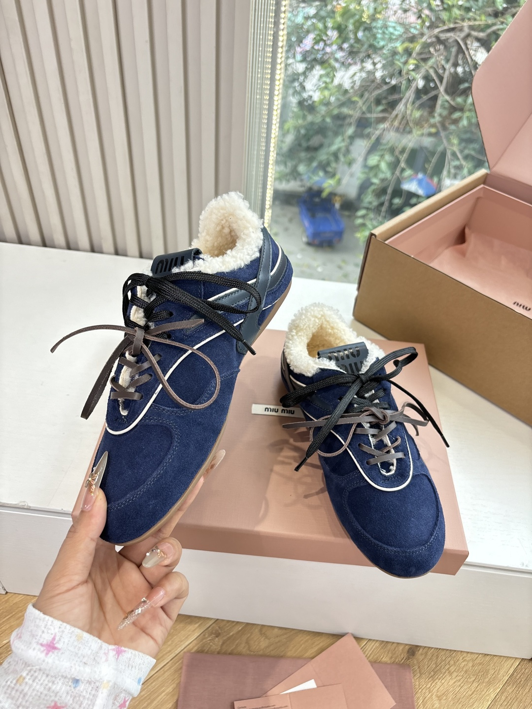 带飞机盒G086所见即所得顶级品质羊毛内里miumiu25秋冬新款厚底羊毛小白鞋简约造型，超轻原版开模鞋底，脚感妥妥满分