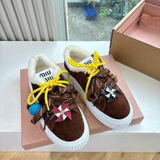 有量有价G049所见即所得顶级品质小风车羊毛内里miumiu25秋冬新款厚底 小白鞋 羊毛小白鞋 简约造型,超轻原版开模 有量有价G049所见即所得顶级品质小风车羊毛内里miumiu25秋冬新款厚底 小白鞋 羊毛小白鞋 简约造型,超轻原版开模