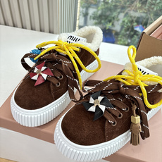 有量有价G049所见即所得顶级品质小风车羊毛内里miumiu25秋冬新款厚底 小白鞋 羊毛小白鞋 简约造型,超轻原版开模 有量有价G049所见即所得顶级品质小风车羊毛内里miumiu25秋冬新款厚底 小白鞋 羊毛小白鞋 简约造型,超轻原版开模