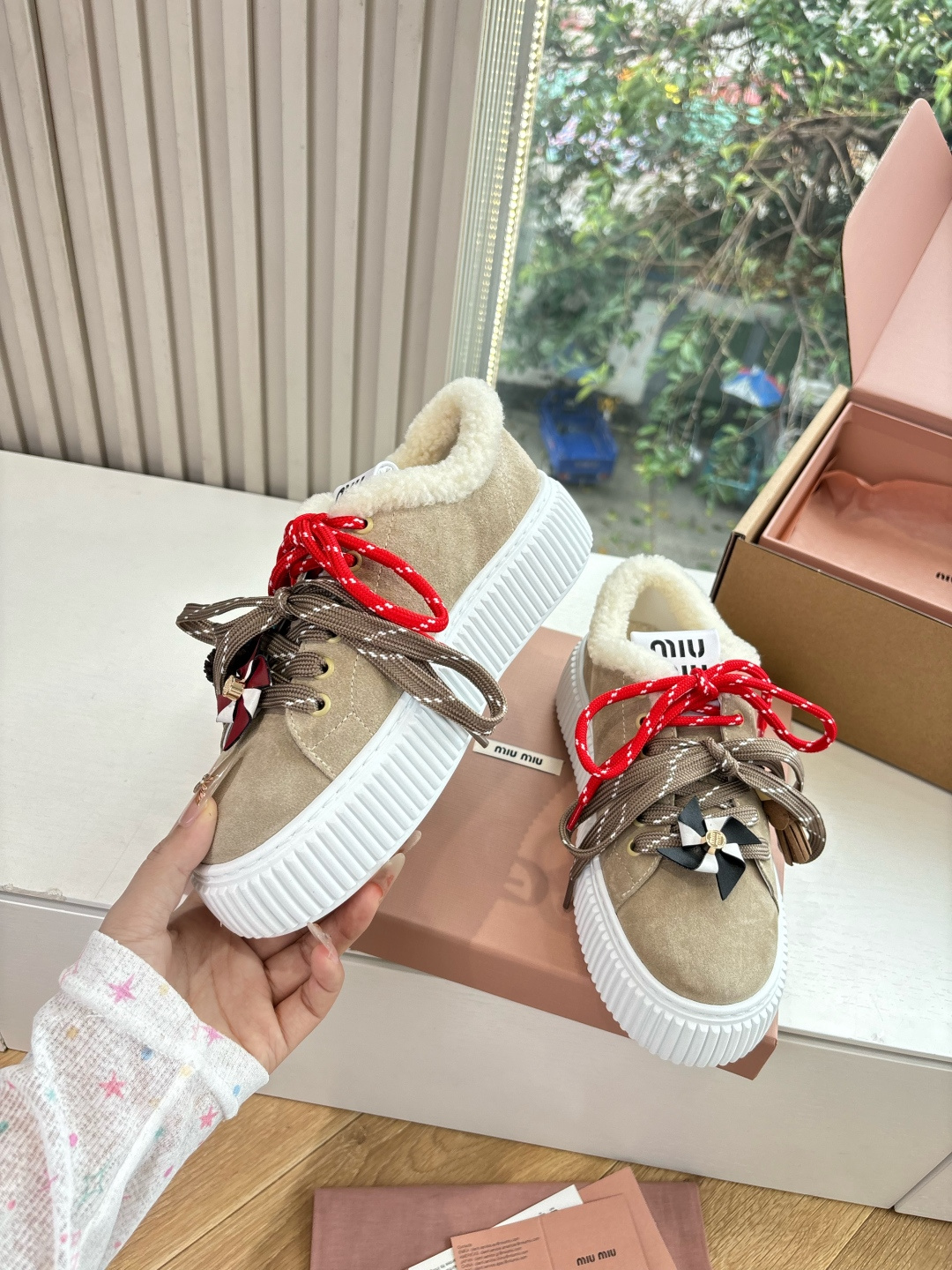 有量有价G049所见即所得顶级品质小风车羊毛内里miumiu25秋冬新款厚底 小白鞋 羊毛小白鞋 简约造型，超轻原版开模