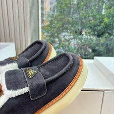 G036所见即所得代购级别市面最高版本 PRADA 普拉达秋冬新款△三角标一脚蹬羊毛鞋,厚底靴 雪地靴 双色擦色牛绒真羊 G036所见即所得代购级别市面最高版本 PRADA 普拉达秋冬新款△三角标一脚蹬羊毛鞋,厚底靴 雪地靴 双色擦色牛绒真羊