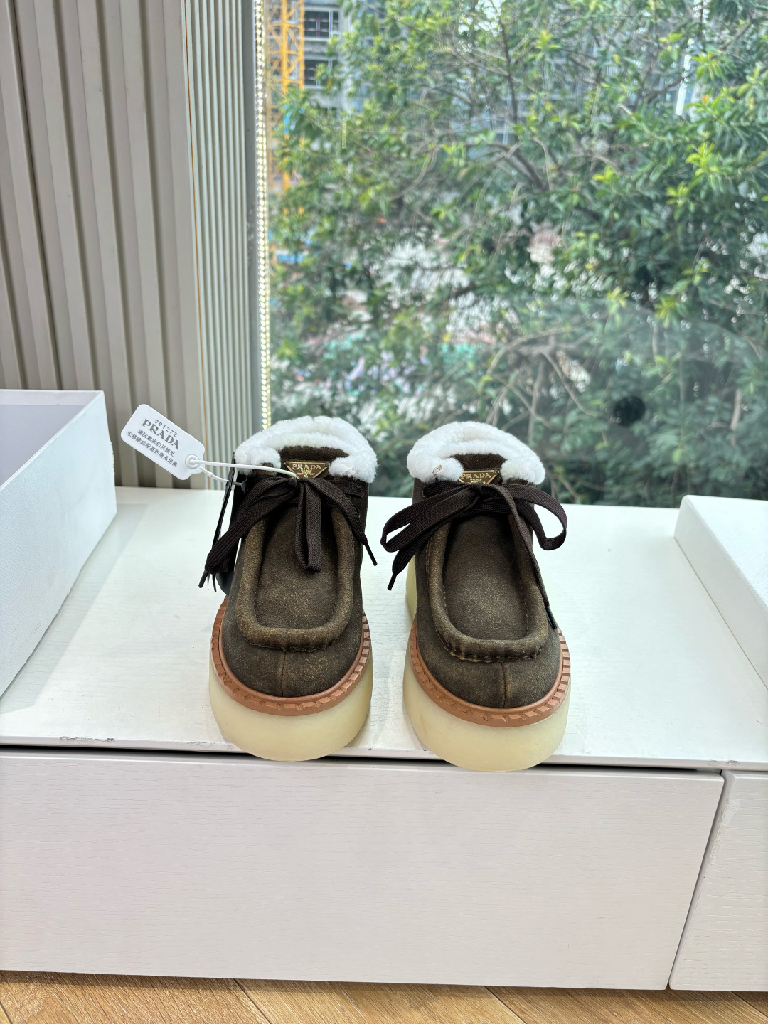 G036所见即所得代购级别市面最高版本 PRADA 普拉达秋冬新款△三角标一脚蹬羊毛鞋，厚底靴 雪地靴 双色擦色牛绒真羊