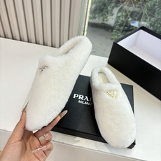 G036所见即所得代购级别市面最高版本 PRADA 普拉达秋冬新款△三角标一脚蹬羊毛鞋,厚底靴 雪地靴 双色擦色牛绒真羊 G036所见即所得代购级别市面最高版本 PRADA 普拉达秋冬新款△三角标一脚蹬羊毛鞋,厚底靴 雪地靴 双色擦色牛绒真羊