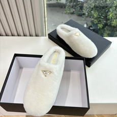G036所见即所得代购级别市面最高版本 PRADA 普拉达秋冬新款△三角标一脚蹬羊毛鞋,厚底靴 雪地靴 双色擦色牛绒真羊 G036所见即所得代购级别市面最高版本 PRADA 普拉达秋冬新款△三角标一脚蹬羊毛鞋,厚底靴 雪地靴 双色擦色牛绒真羊
