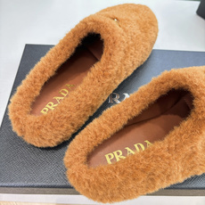 G036所见即所得代购级别市面最高版本 PRADA 普拉达秋冬新款△三角标一脚蹬羊毛鞋,厚底靴 雪地靴 双色擦色牛绒真羊 G036所见即所得代购级别市面最高版本 PRADA 普拉达秋冬新款△三角标一脚蹬羊毛鞋,厚底靴 雪地靴 双色擦色牛绒真羊