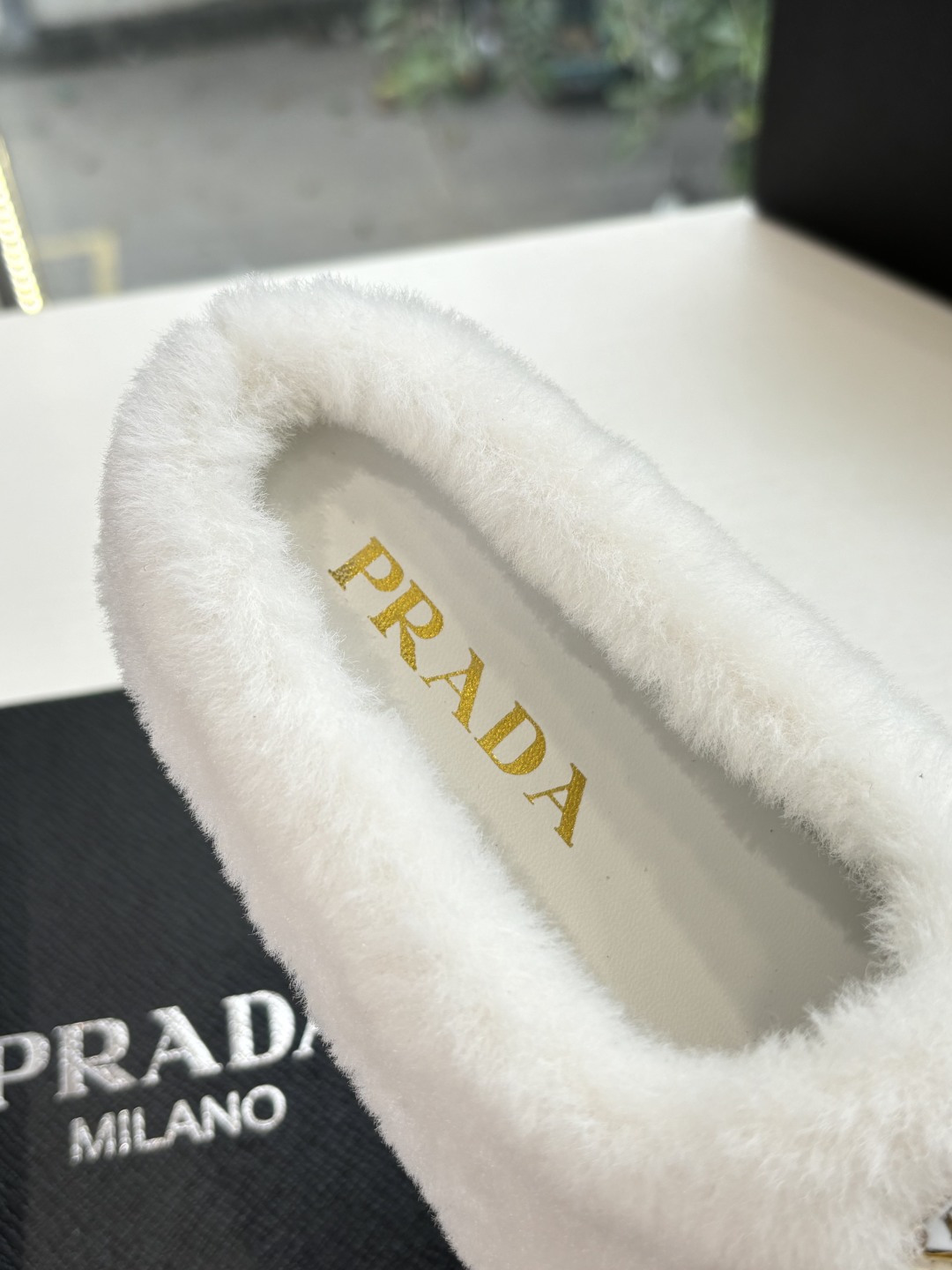 G036所见即所得代购级别市面最高版本 PRADA 普拉达秋冬新款△三角标一脚蹬羊毛鞋,厚底靴 雪地靴 双色擦色牛绒真羊 G036所见即所得代购级别市面最高版本 PRADA 普拉达秋冬新款△三角标一脚蹬羊毛鞋,厚底靴 雪地靴 双色擦色牛绒真羊