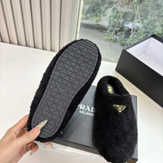 G036所见即所得代购级别市面最高版本 PRADA 普拉达秋冬新款△三角标一脚蹬羊毛鞋,厚底靴 雪地靴 双色擦色牛绒真羊 G036所见即所得代购级别市面最高版本 PRADA 普拉达秋冬新款△三角标一脚蹬羊毛鞋,厚底靴 雪地靴 双色擦色牛绒真羊