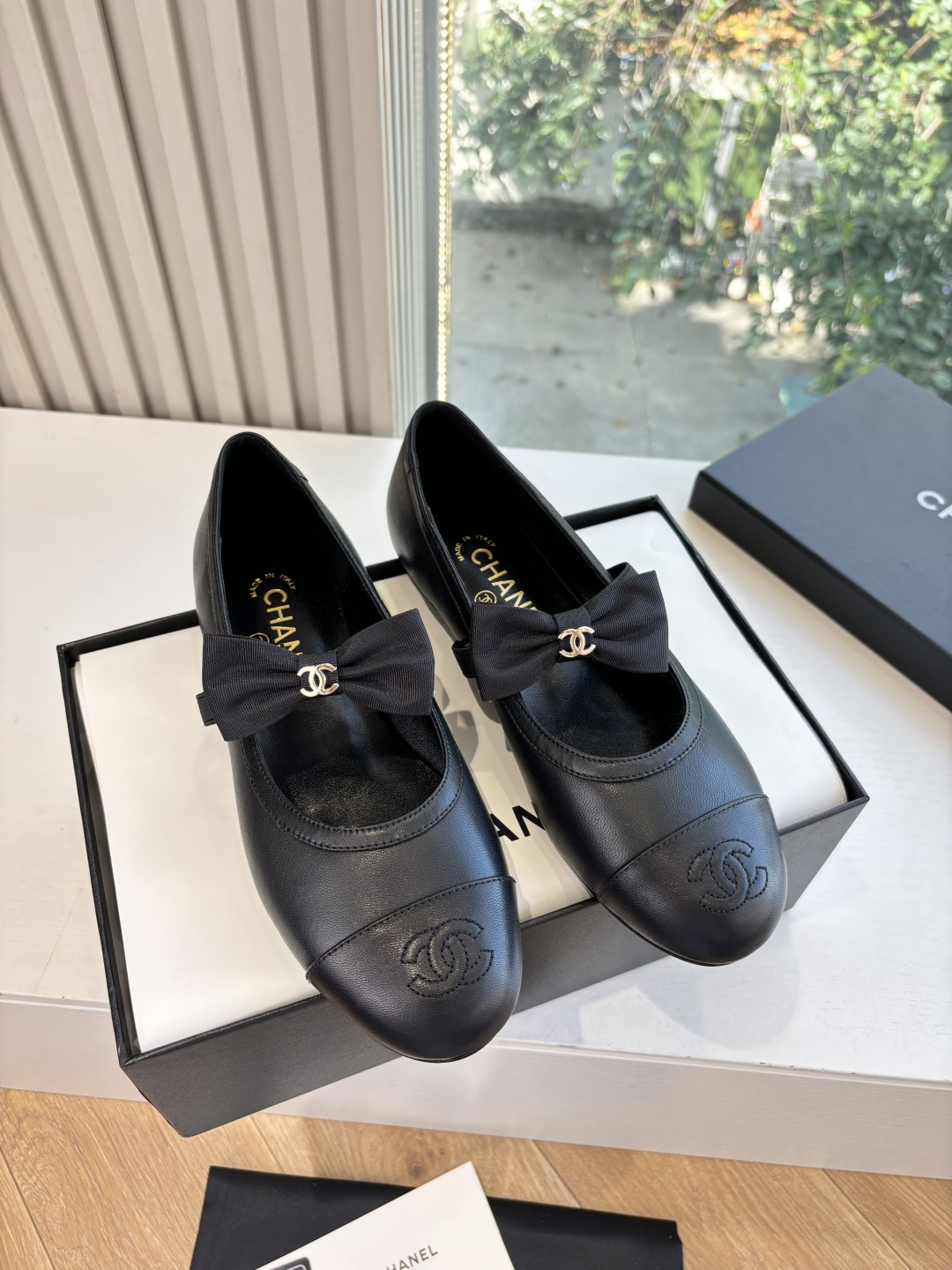 NO:592282,G988 WYSIWYG purchasing grade CHANE*25s Little Chanel’s new hot-selling Mary Jane shoes are properly reserved for your own use!  !  Much more comfortable than the classic Slingback!  Every color is a whitening tool that makes your feet look whiter! So cute! Another popular fragrance~ Material original sheepskin/original material lining original sheepskin lining outsole genuine leather sole code number: 35-39/(40/41 customized non-refundable), single shoes, chanel, chanel, mary jane, sheepskin19860909G988所见即所得代购级CHANE*25s小香奈儿新款爆品玛丽珍单鞋妥妥的自留款！！比经典款Slingback舒服太多啦！每个颜色上脚都很显白 的显白利器!好嗲啊!又是火爆的小香~ 材质原版羊皮/原版材质 内里原版内里羊皮 大底真皮鞋底 码数:35-39/(40/41定制不退不换),单鞋,chanel,chanel,mary jane,sheepskin,Women's Shoes