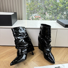 G277😀GIVENCHY纪梵希所见即所得新款时尚长靴骑士靴亮泽皮革靴原版1:1开发,腿部饰有皮革束带,搭配金属扣,侧面 G277😀GIVENCHY纪梵希所见即所得新款时尚长靴骑士靴亮泽皮革靴原版1:1开发,腿部饰有皮革束带,搭配金属扣,侧面