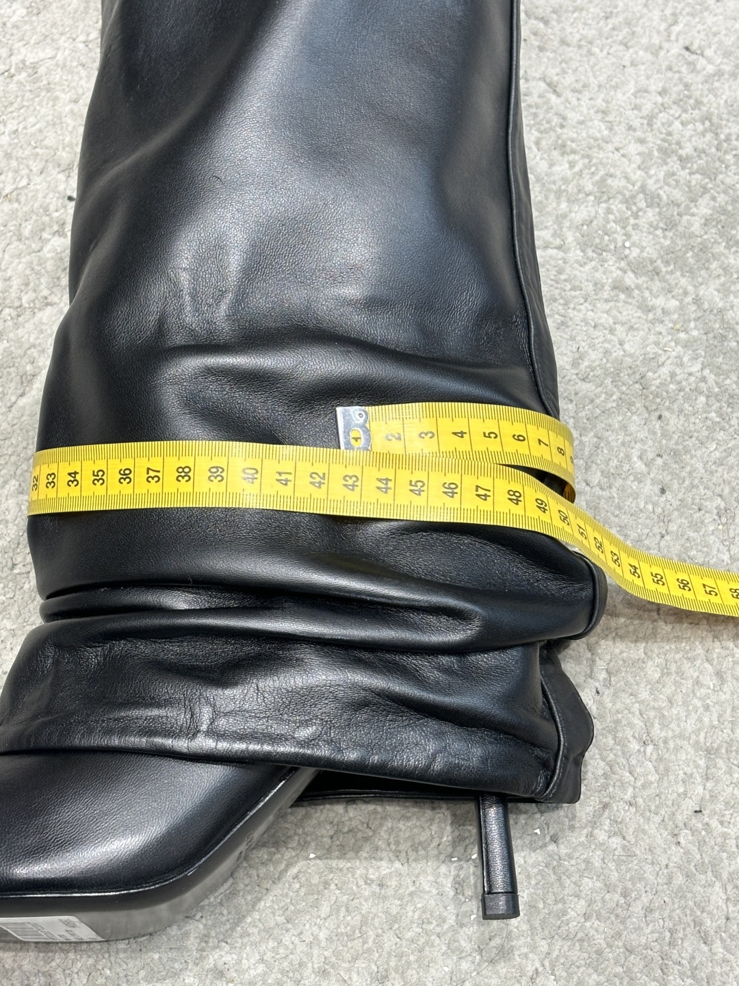 G277😀GIVENCHY纪梵希所见即所得新款时尚长靴骑士靴亮泽皮革靴原版1:1开发，腿部饰有皮革束带，搭配金属扣，侧面