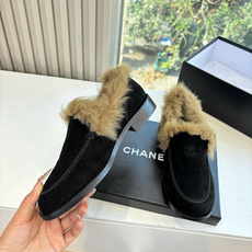 G012所见即所得CHANE*|小香新品复古玛丽珍乐福鞋简约勾勒永不过时的时尚轮廓 。精致双C标志点缀 是品牌格调的无声 G012所见即所得CHANE*|小香新品复古玛丽珍乐福鞋简约勾勒永不过时的时尚轮廓 。精致双C标志点缀 是品牌格调的无声