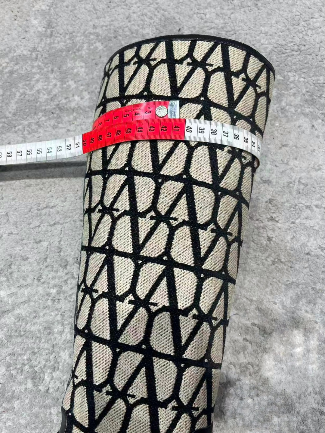 G678新款华伦天奴VALENTINO骑士靴带配以复古黄铜做旧效果VLOGO SIGNATURE搭扣开合 VALENTI